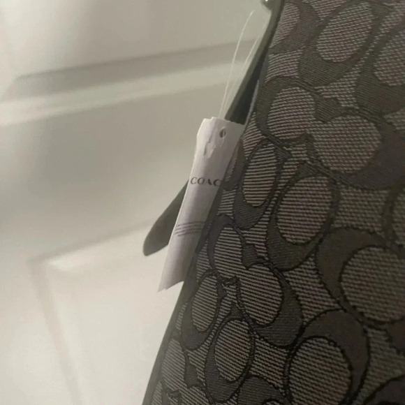 🌻HOST PICK🌻 COACH Small dufflette in signature jacquard - Picture 4 of 6